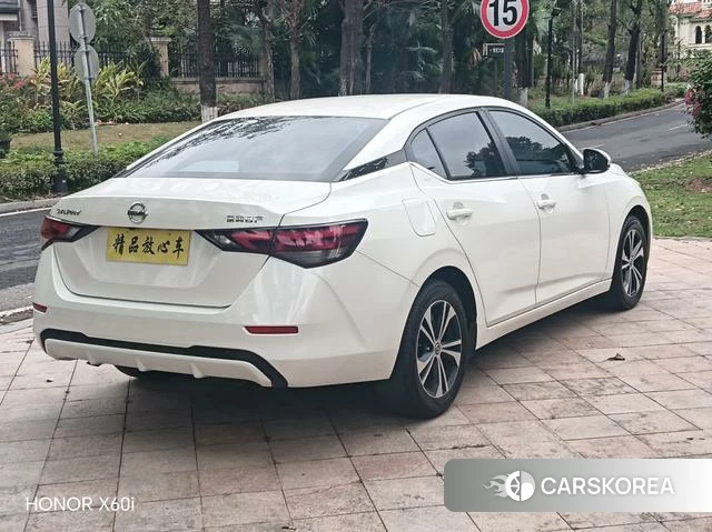Nissan Xuan Yi 2022 Белый из Китая