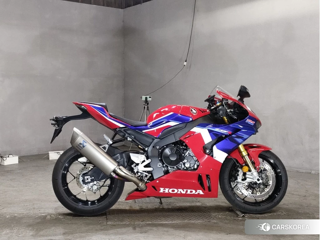 Проданный Honda CBR1000RR-R FIREBLADE SP 2020 из Японии, фото 2
