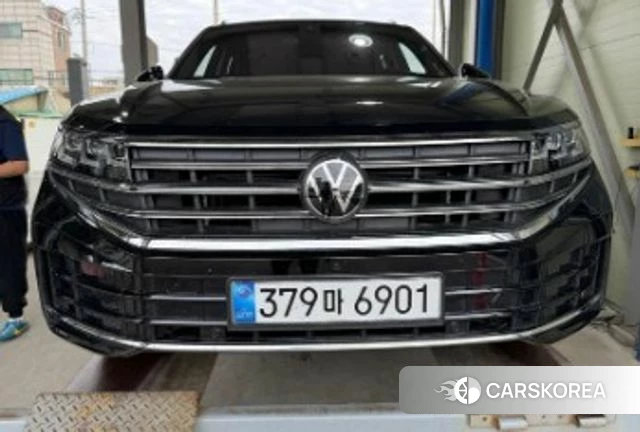 Volkswagen Touareg 3rd generation 2025 Черный из Кореи