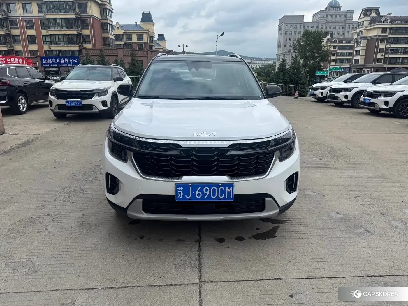 Kia Seltos 2023 Белый из Китая
