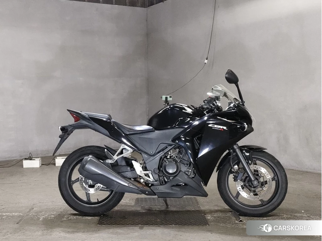 Проданный Honda CBR250R 2013 из Японии