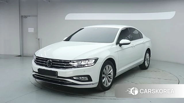 Volkswagen Passat GT (B8) 2021 Белый из Кореи