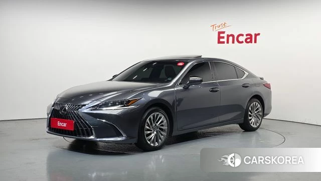 Lexus ES300h 7th generation 2024 Серый из Кореи