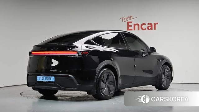 Tesla Model Y 2025 Черный из Кореи