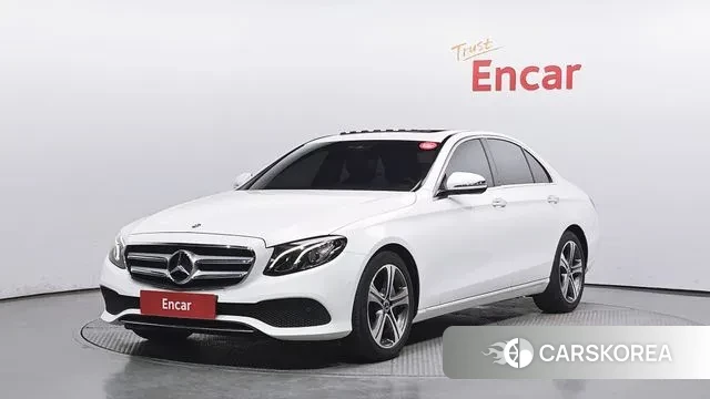 Mercedes-Benz E-Class W213 2018 Белый из Кореи