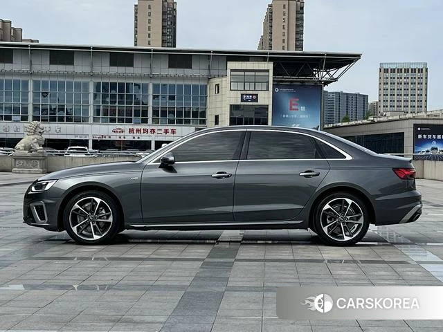 Audi A4L 2023 Темно-серый из Китая