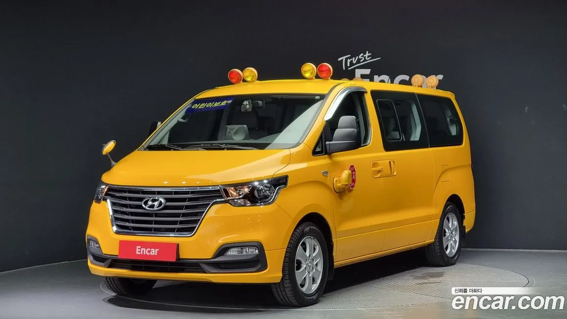 Hyundai The New Grand Starex 2018 Желтый из Кореи