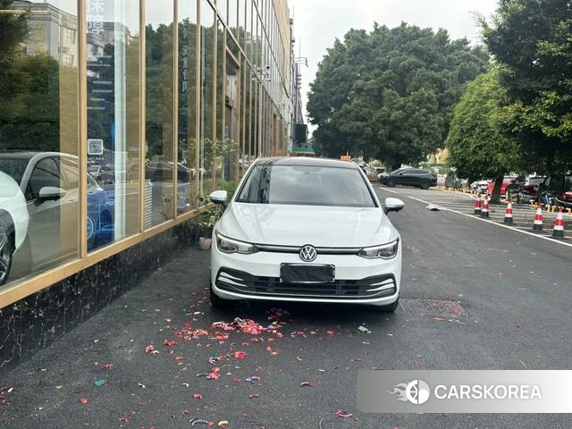 Volkswagen Golf 2021 Белый из Китая