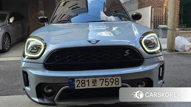 Mini Cooper S Countryman 2022 Светло-серебряный цвет из Кореи