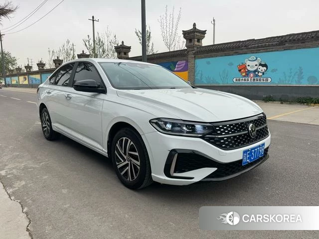Volkswagen Lavida 2023 Белый из Китая