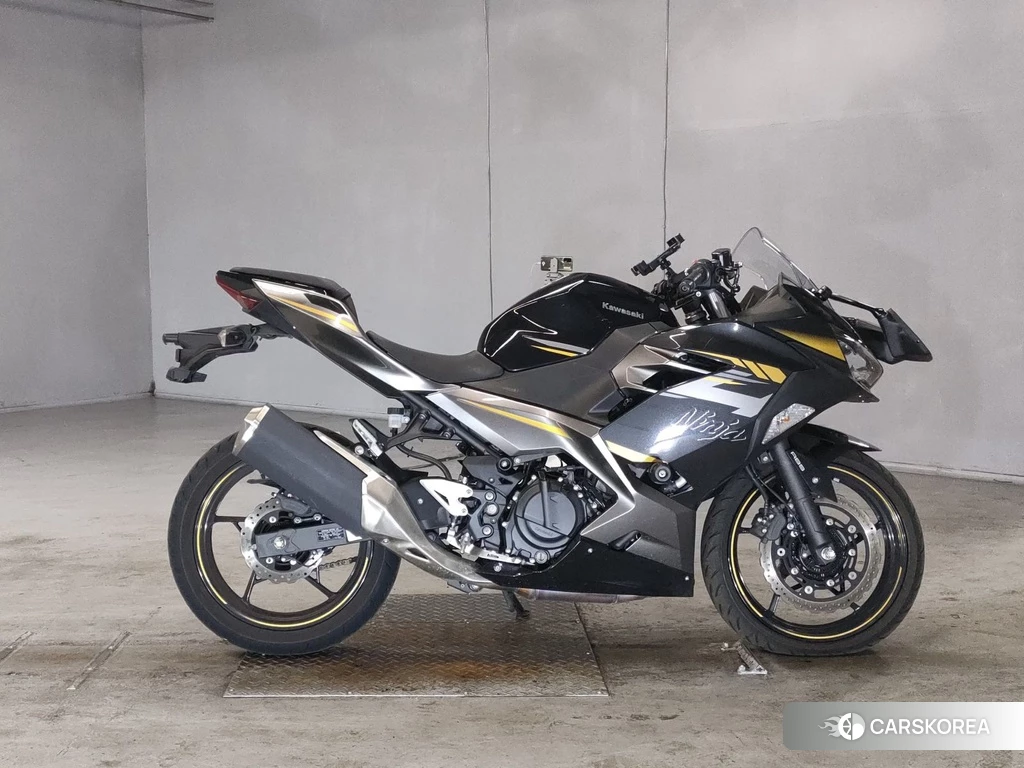 Проданный Kawasaki NINJA 400 2022 из Японии, фото 2