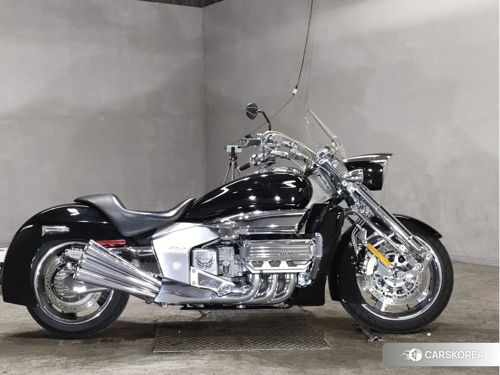 Проданный Honda VALKYRIE RUNE 2015 из Японии