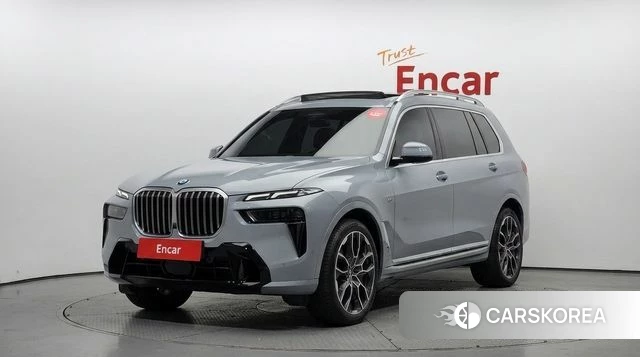 BMW X7 (G07) 2024 Серебристо-серый из Кореи