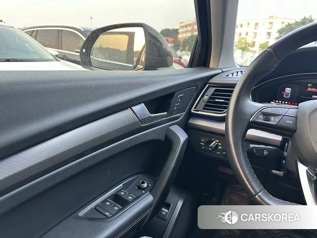 Audi Q5L 2022 Черный из Китая