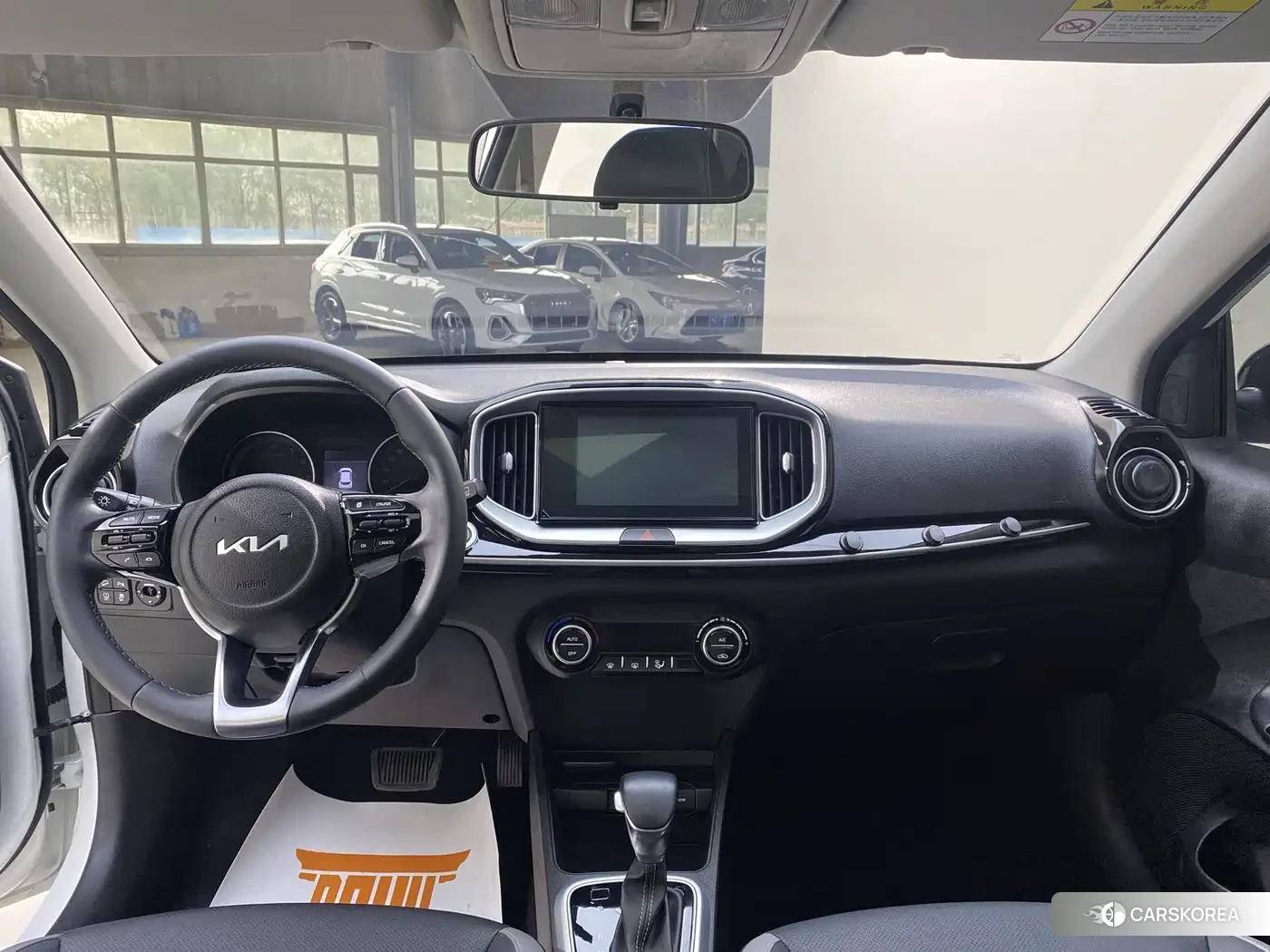 Kia KX1 2023 Белый из Китая