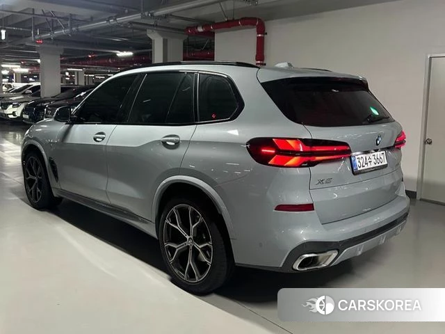 BMW X5 (G05) 2026 Светло-серебряный цвет из Кореи