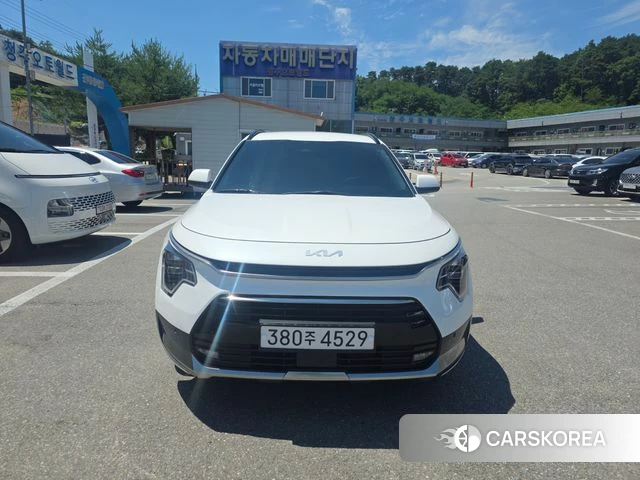Kia Di Ol Nu Niro 2022 Белый из Кореи
