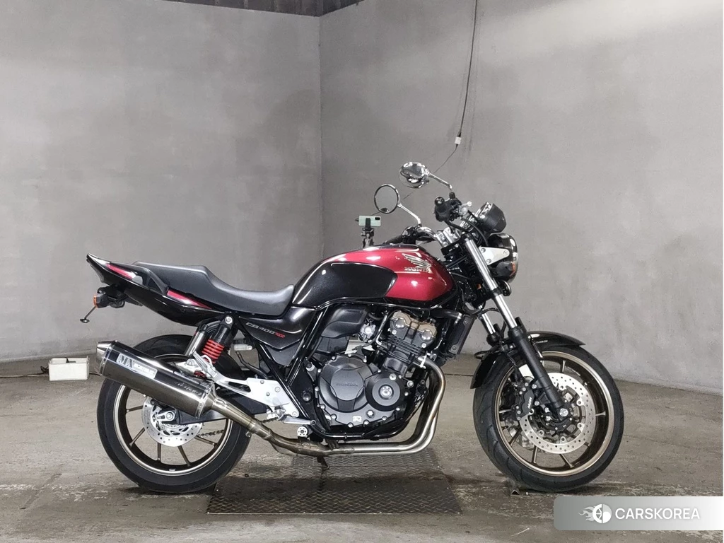 Проданный Honda CB400SF 2015 из Японии