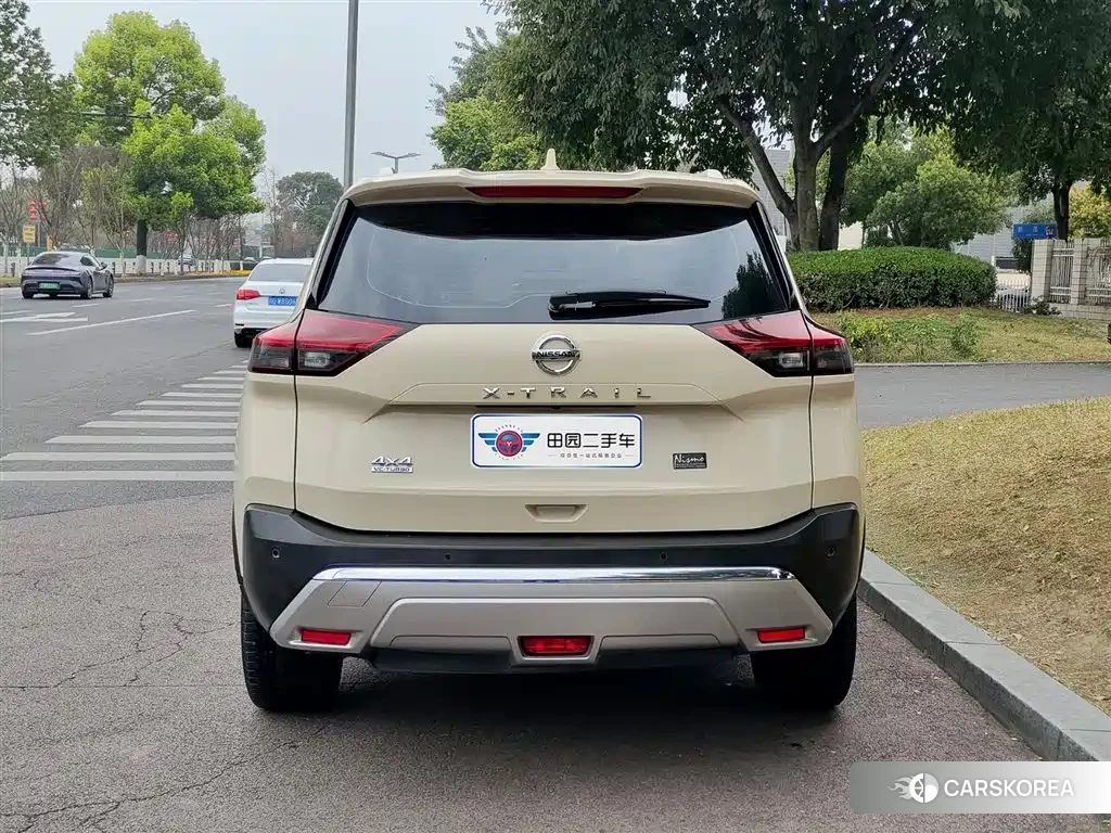 Nissan X-Trail 2022 Yellow/orange из Китая