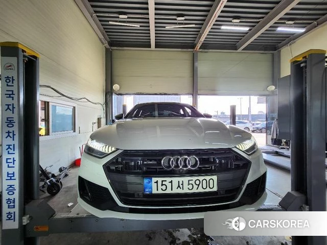 Audi A7 (4K) 2022 Белый из Кореи