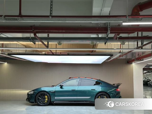 Xiaomi Car Xiaomi SU7 Ultra 2025 Зеленый из Китая