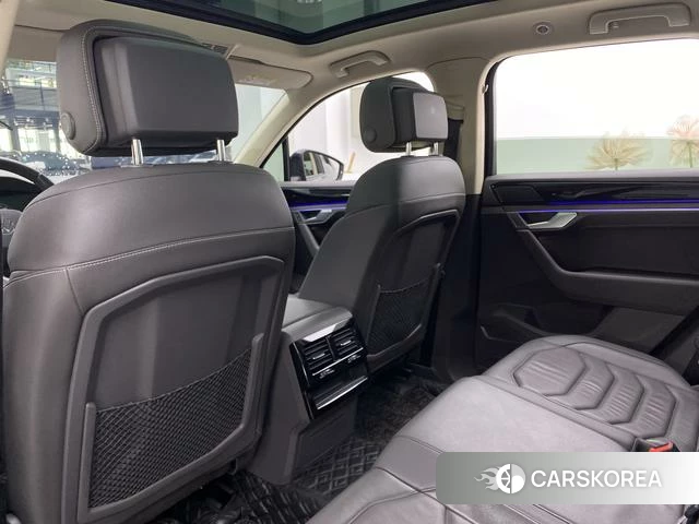 Volkswagen Touareg 2022 Черный из Китая