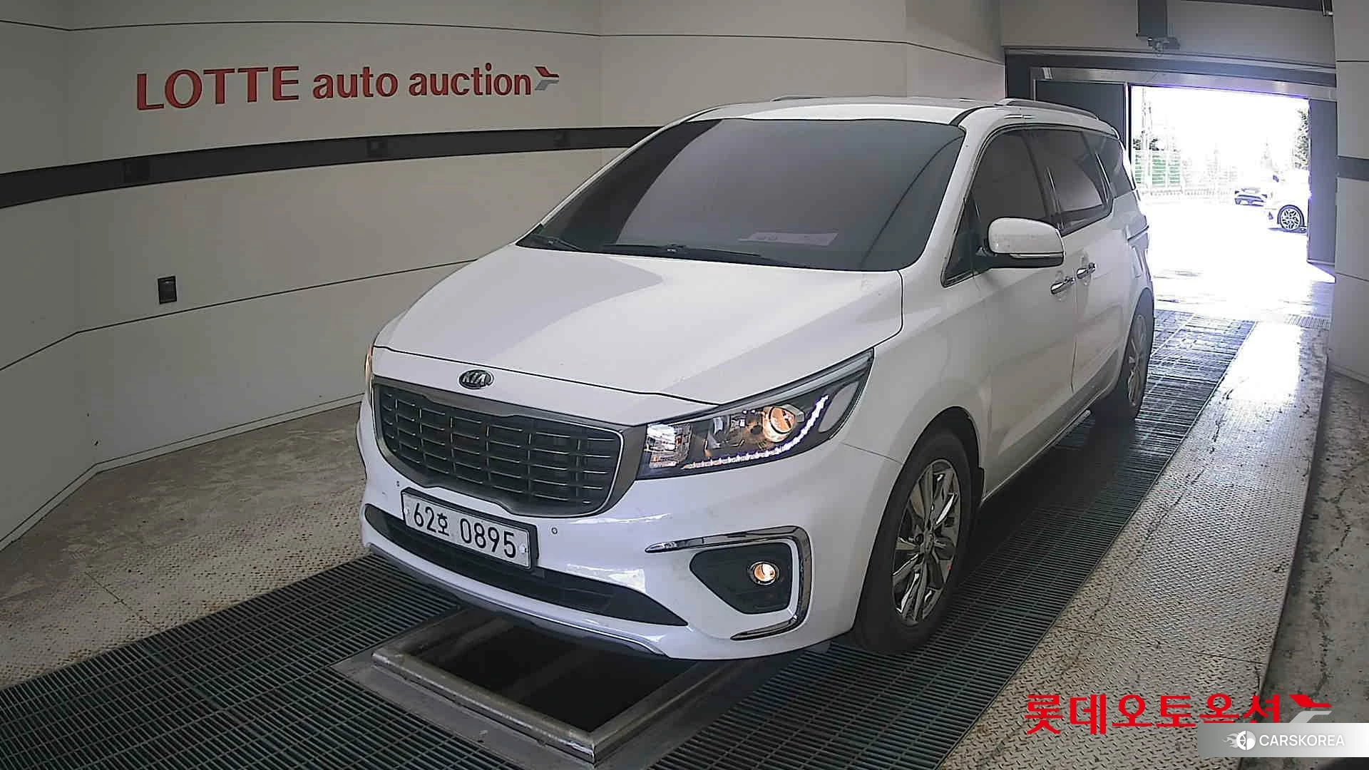 Kia Carnival 2019 Белый из Кореи