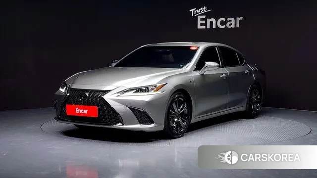 Lexus ES300h 7th generation 2024 Серебристо-серый из Кореи