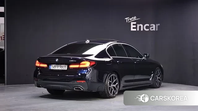 BMW 5 Series (G30) 2021 Черный из Кореи