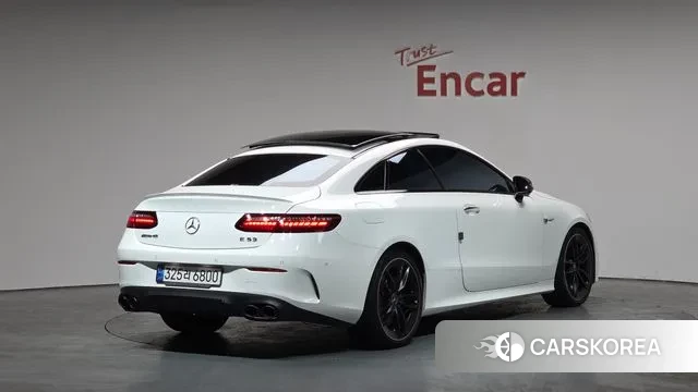 Mercedes-Benz E-Class W213 2022 Белый из Кореи