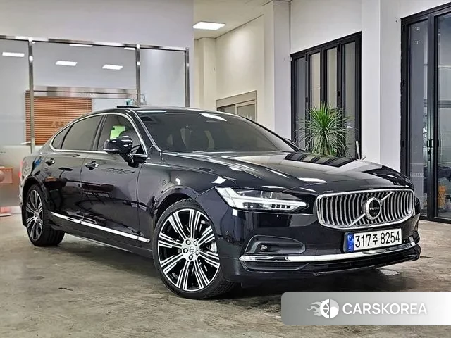 Volvo S90 2023 Черный из Кореи