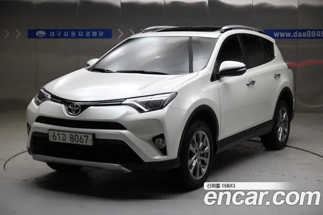 Toyota RAV4 2018 Белый из Кореи