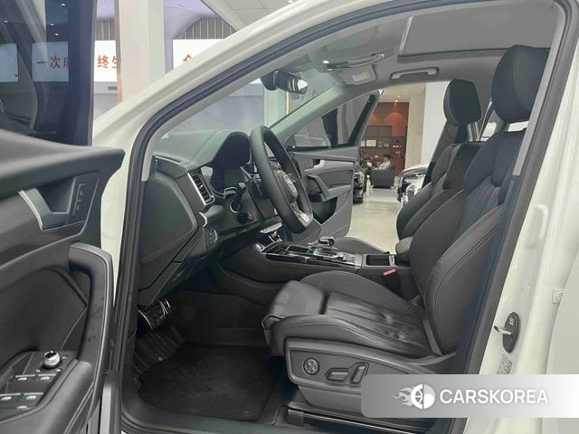 Audi Q5L 2021 Белый из Китая