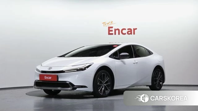 Toyota Prius 5th Generation 2023 Белый из Кореи