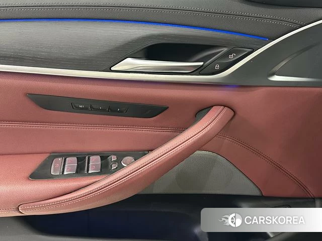BMW 5 series 2023 Черный из Китая