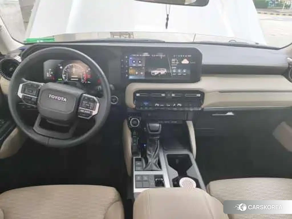 Toyota Land Cruiser 2024 Белый из Китая