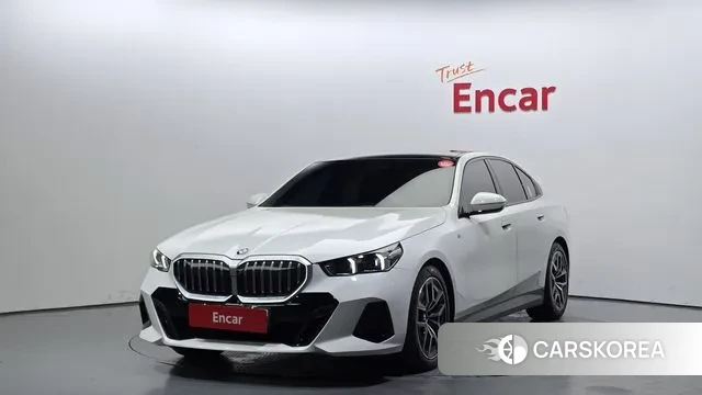 BMW 5 Series (G60) 2023 Белый из Кореи