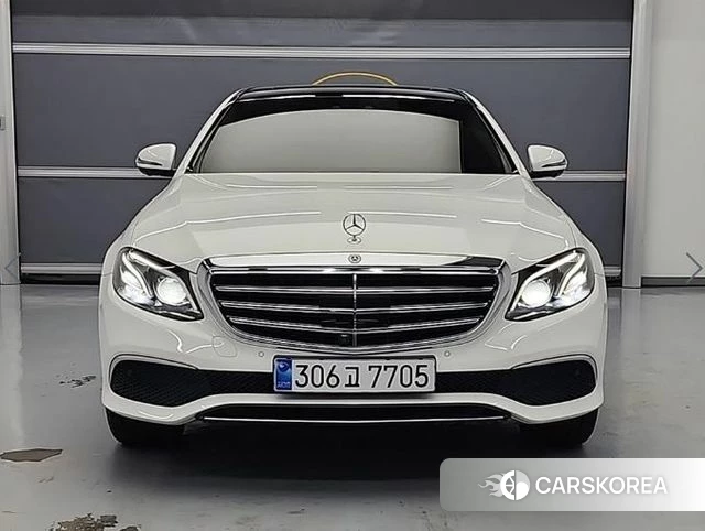 Mercedes-Benz E-Class W213 2020 Белый из Кореи