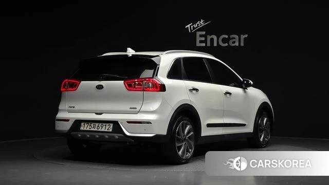 Kia Niro 2018 Белый из Кореи