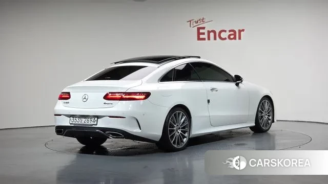 Mercedes-Benz E-Class W213 2019 Белый из Кореи