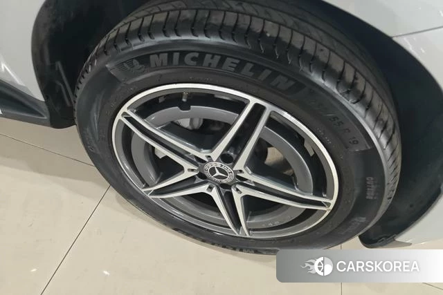 Mercedes-Benz EQC 2023 Серебристо-серый из Китая