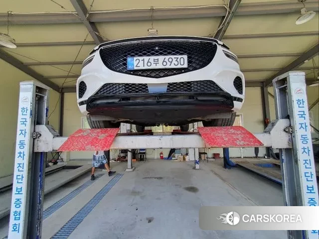 Genesis GV70 2022 Белый из Кореи