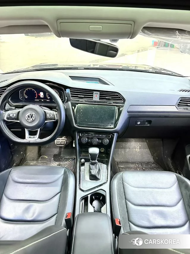 Volkswagen Tiguan L 2021 Черный из Китая