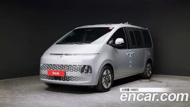 Hyundai Staria 2023 Серебряный из Кореи