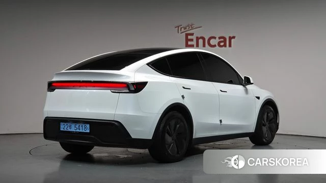 Tesla Model Y 2025 Белый из Кореи