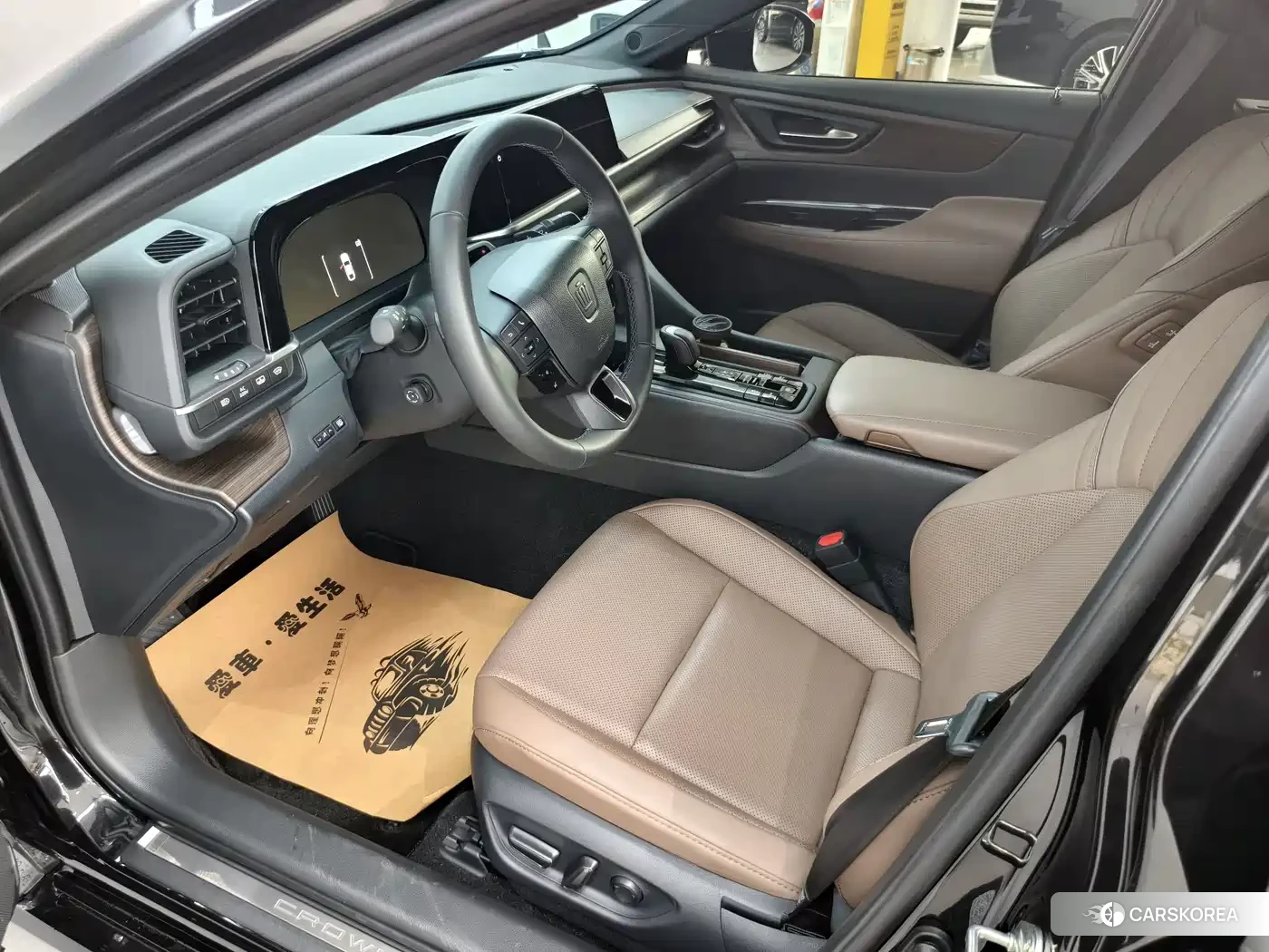 Toyota Crown 2025 Черный из Китая