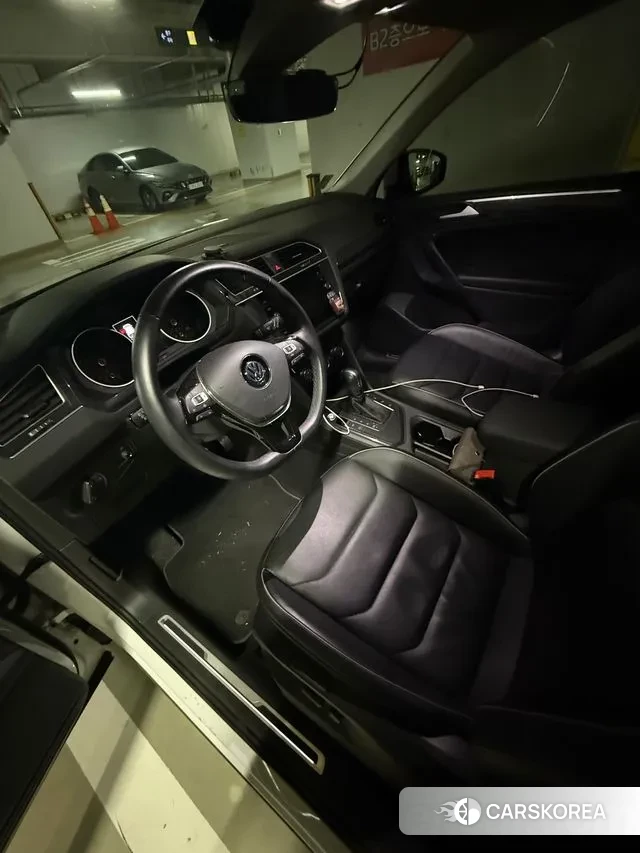 Volkswagen Tiguan second Generation 2019 Белый из Кореи