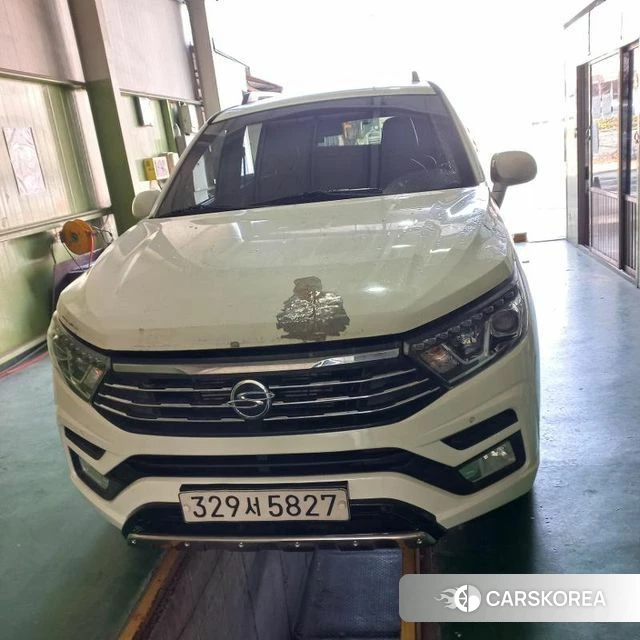 Ssangyong Korando Turismo 2019 Белый из Кореи