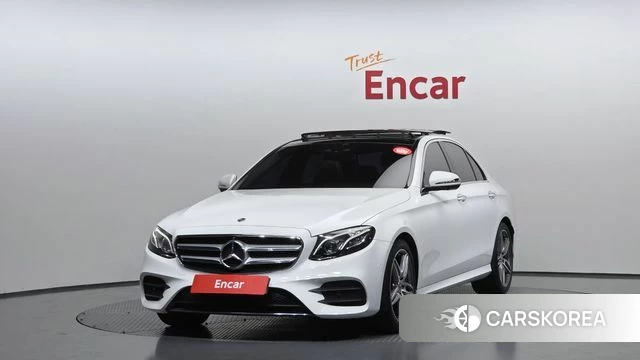 Mercedes-Benz E-Class W213 2018 Белый из Кореи