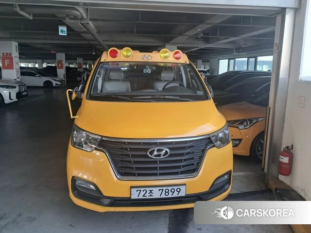Hyundai The New Grand Starex 2018 Желтый из Кореи